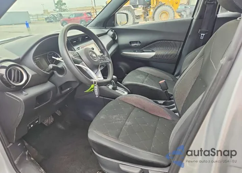 2019 Nissan Kicks S z USA, uszkodzony, nr VIN 3N1CP5CU0KL556029